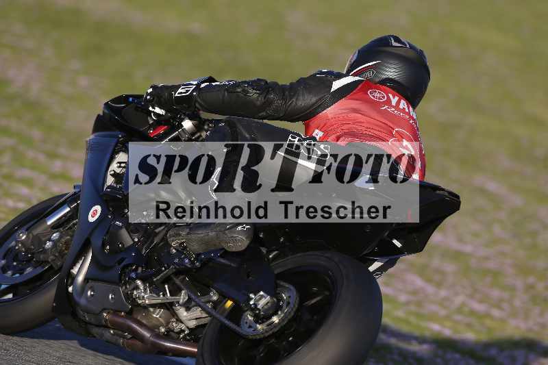 Archiv-2025/01 24.-27.01.2025 Moto Center Thun Jerez/gruen-green/backside